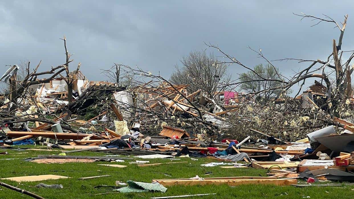Deadly Tornadoes Tear Through Texas and Mississippi, Causing ...